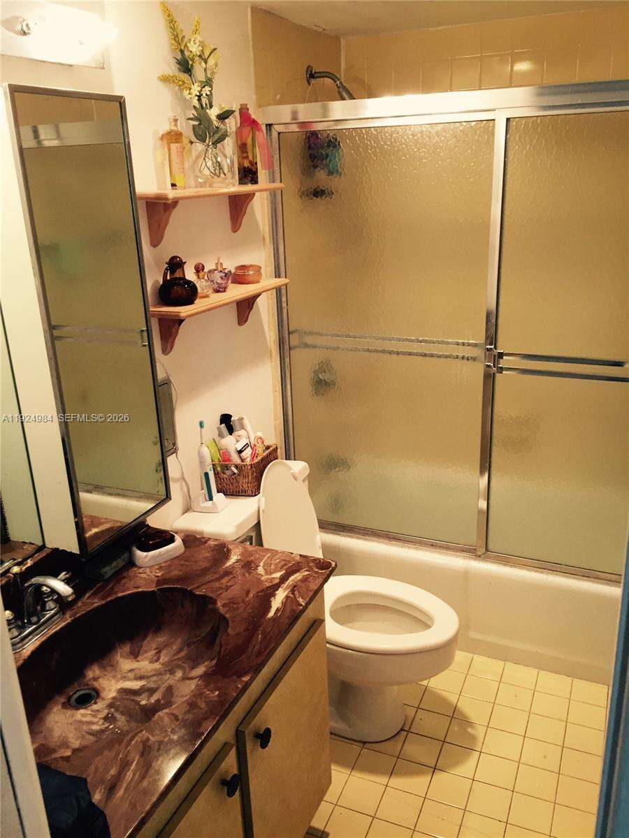 Brickell Place at 1865 Brickell Ave, Miami, FL 33129 - For Rent photo 4