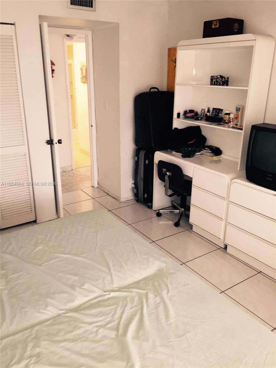 Brickell Place at 1865 Brickell Ave, Miami, FL 33129 - For Rent photo 6