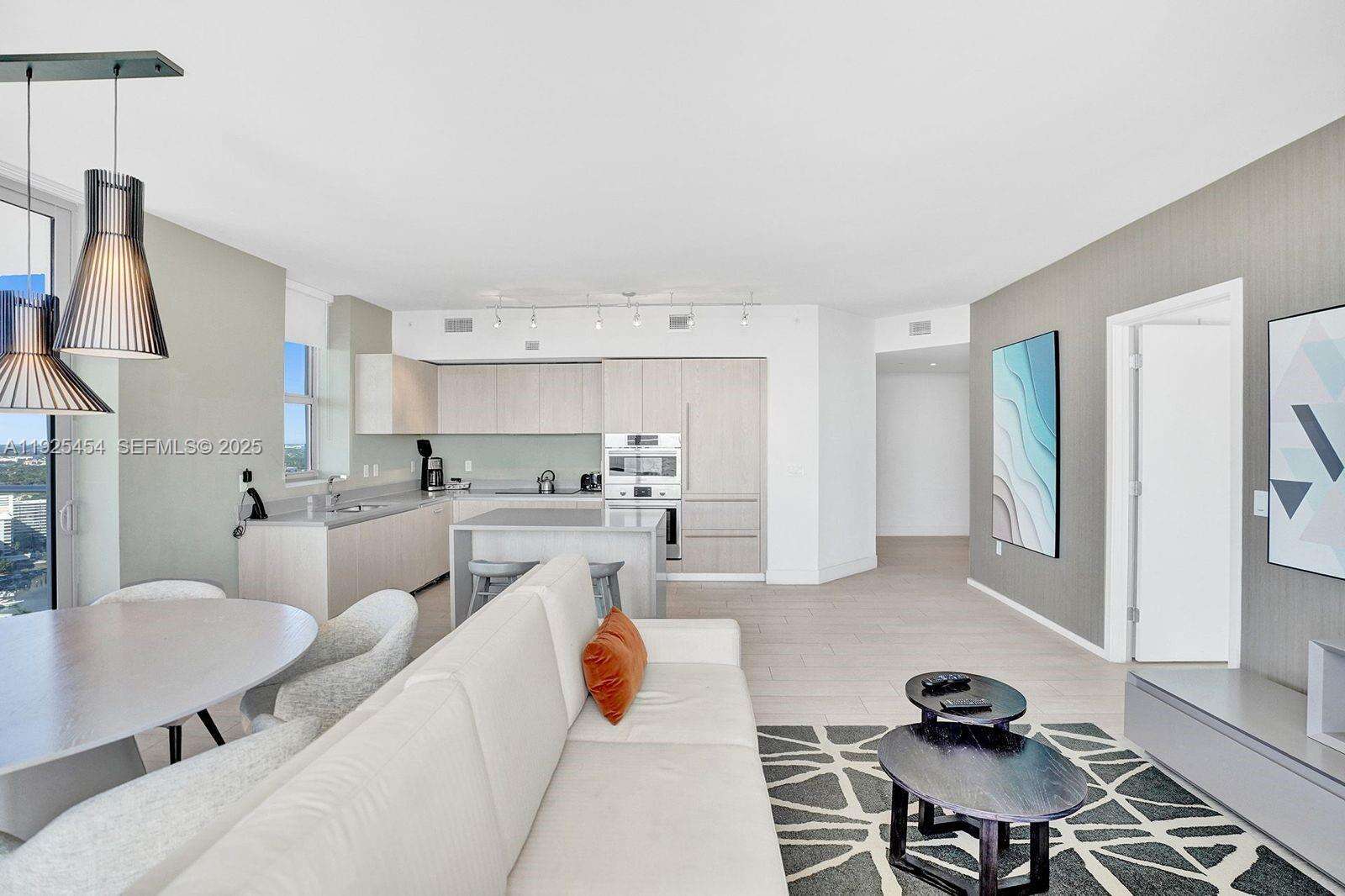 Hyde Beach House at 4010 Ocean Dr, Hollywood, FL 33019 - For Rent photo 18