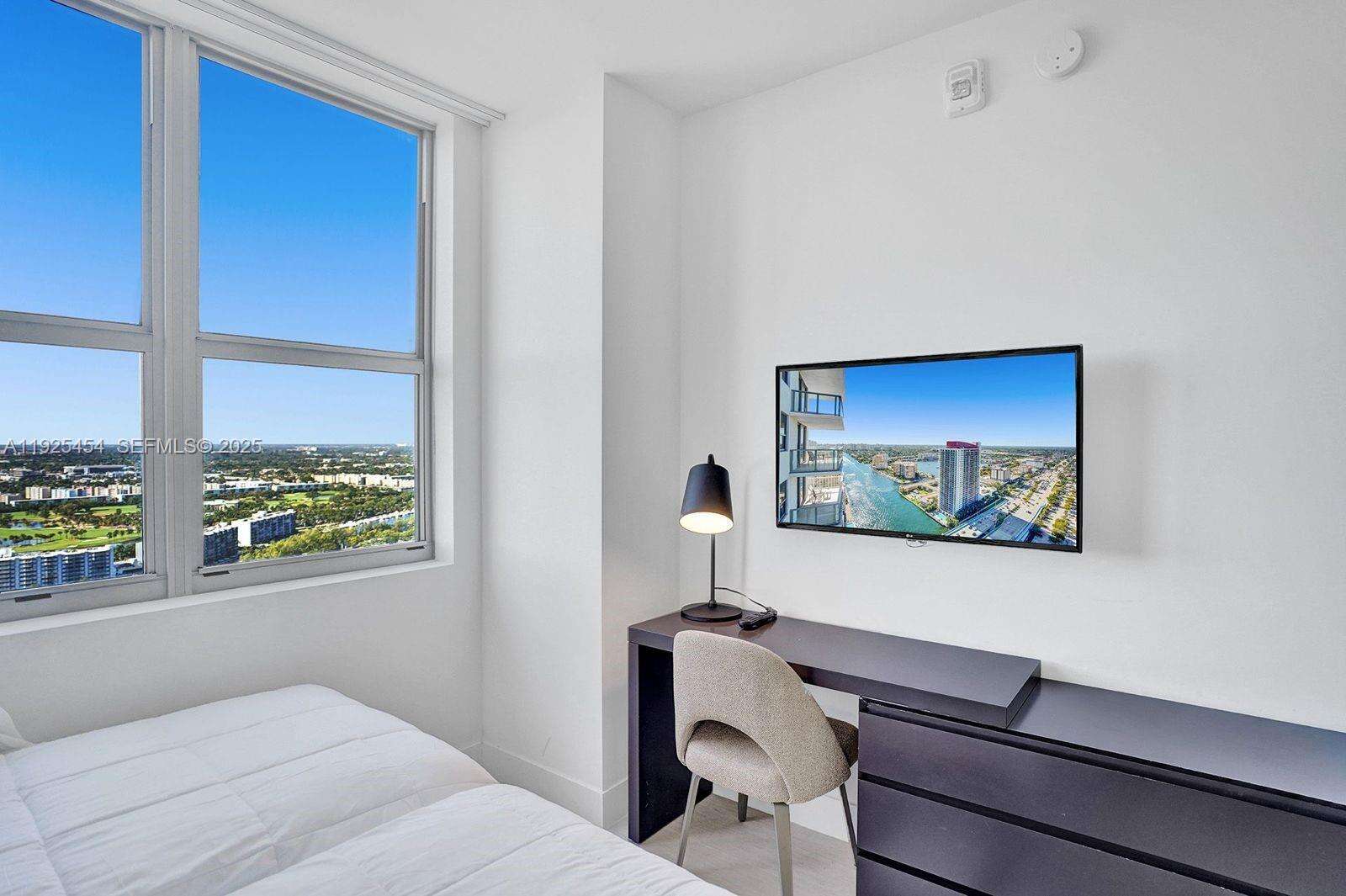 Hyde Beach House at 4010 Ocean Dr, Hollywood, FL 33019 - For Rent photo 22