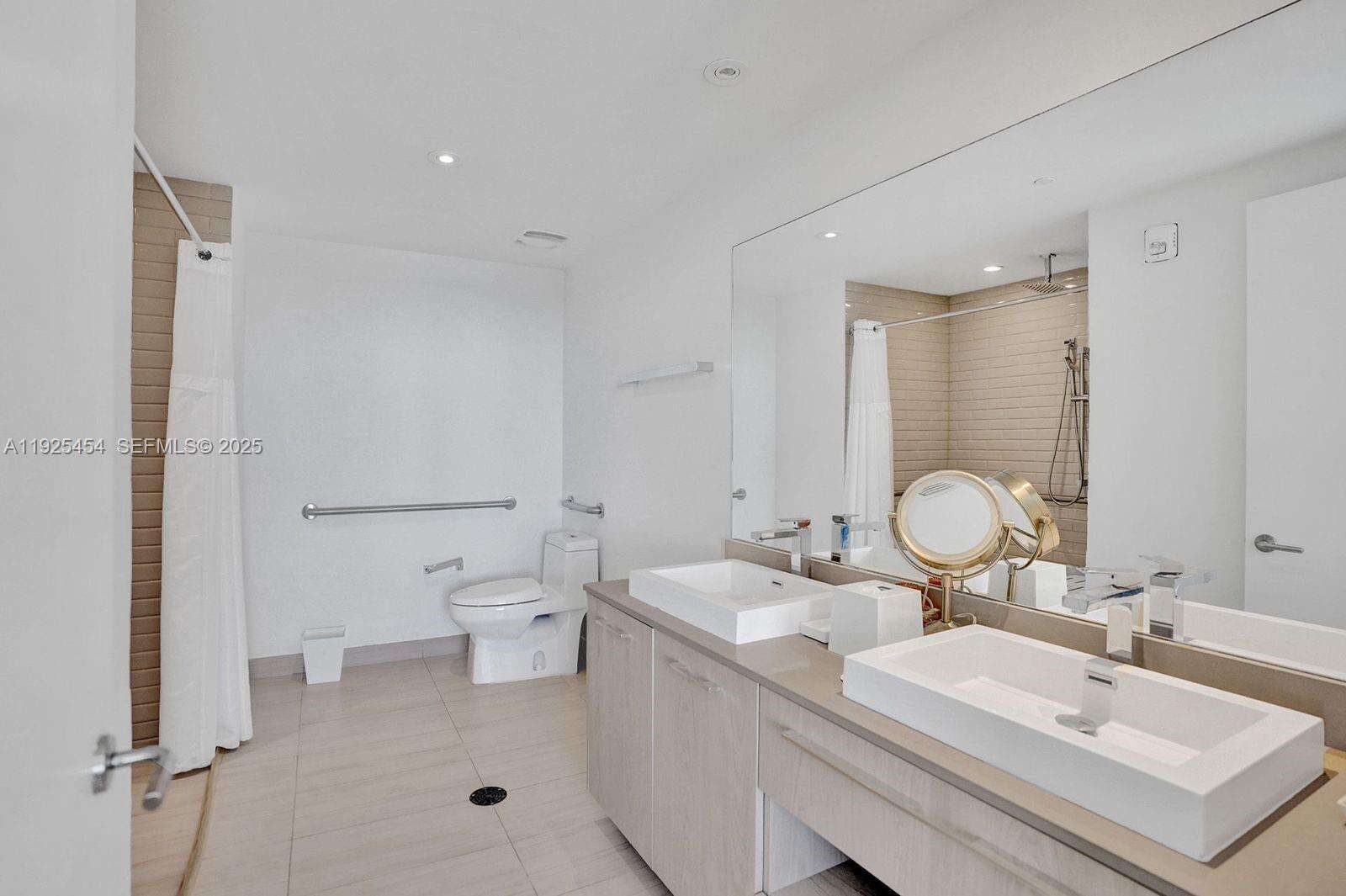 Hyde Beach House at 4010 Ocean Dr, Hollywood, FL 33019 - For Rent photo 29