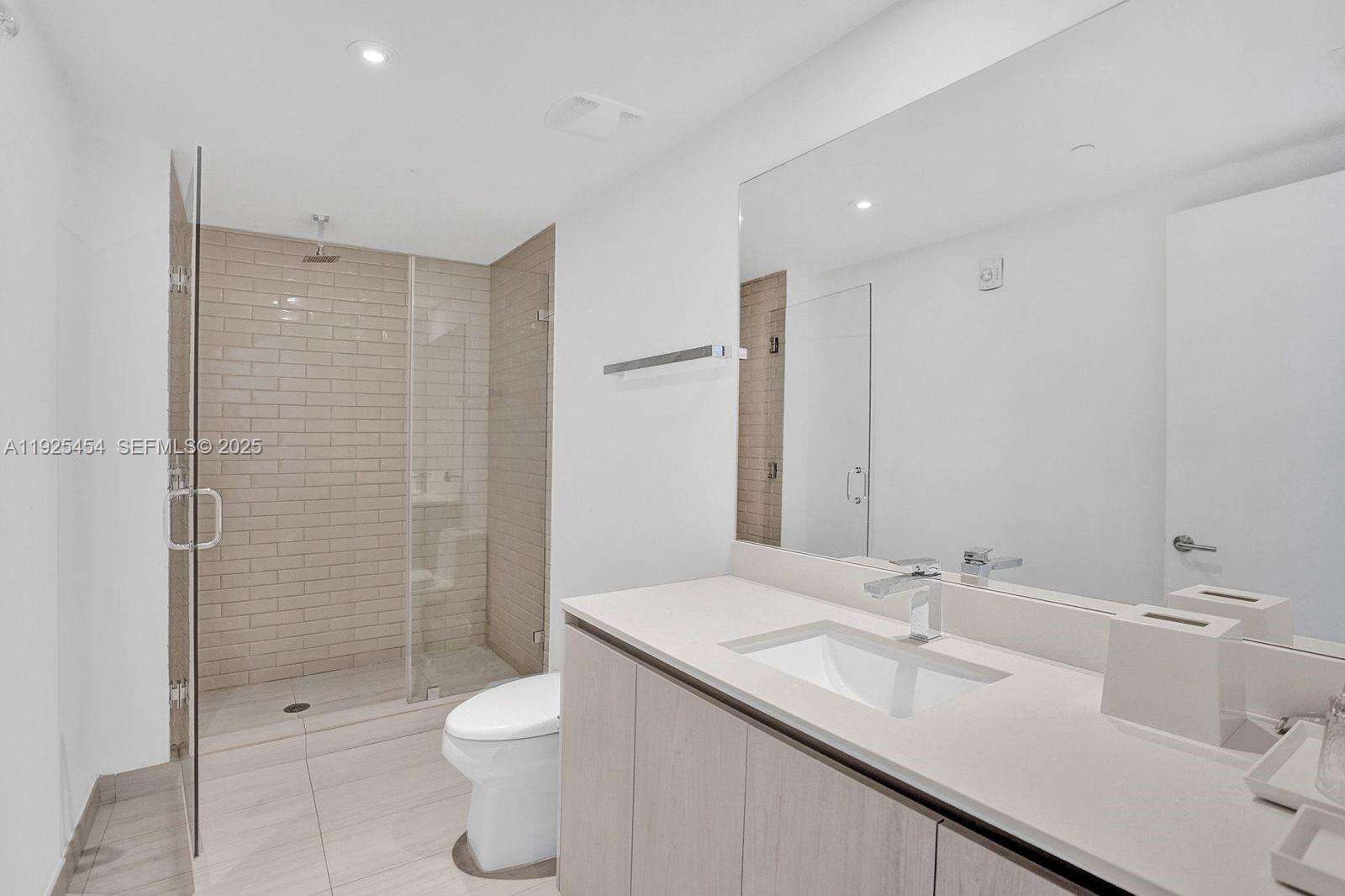 Hyde Beach House at 4010 Ocean Dr, Hollywood, FL 33019 - For Rent photo 30