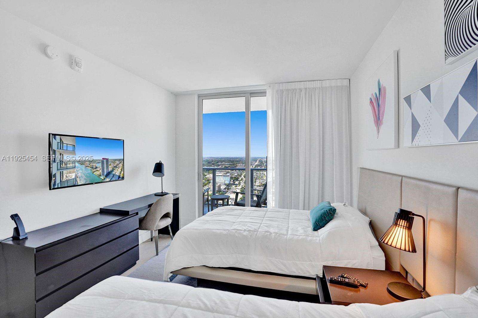 Hyde Beach House at 4010 Ocean Dr, Hollywood, FL 33019 - For Rent photo 10