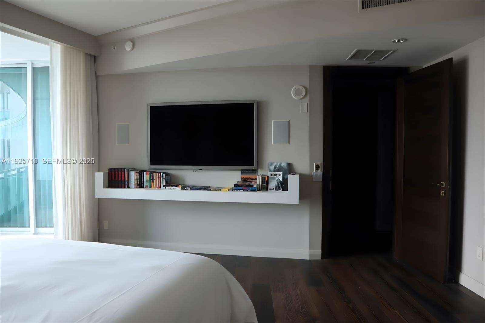 The Ritz Carlton Condos For Sale & Rent at 10295 Collins Ave, Bal Harbour, FL 33154 - For Rent photo 28