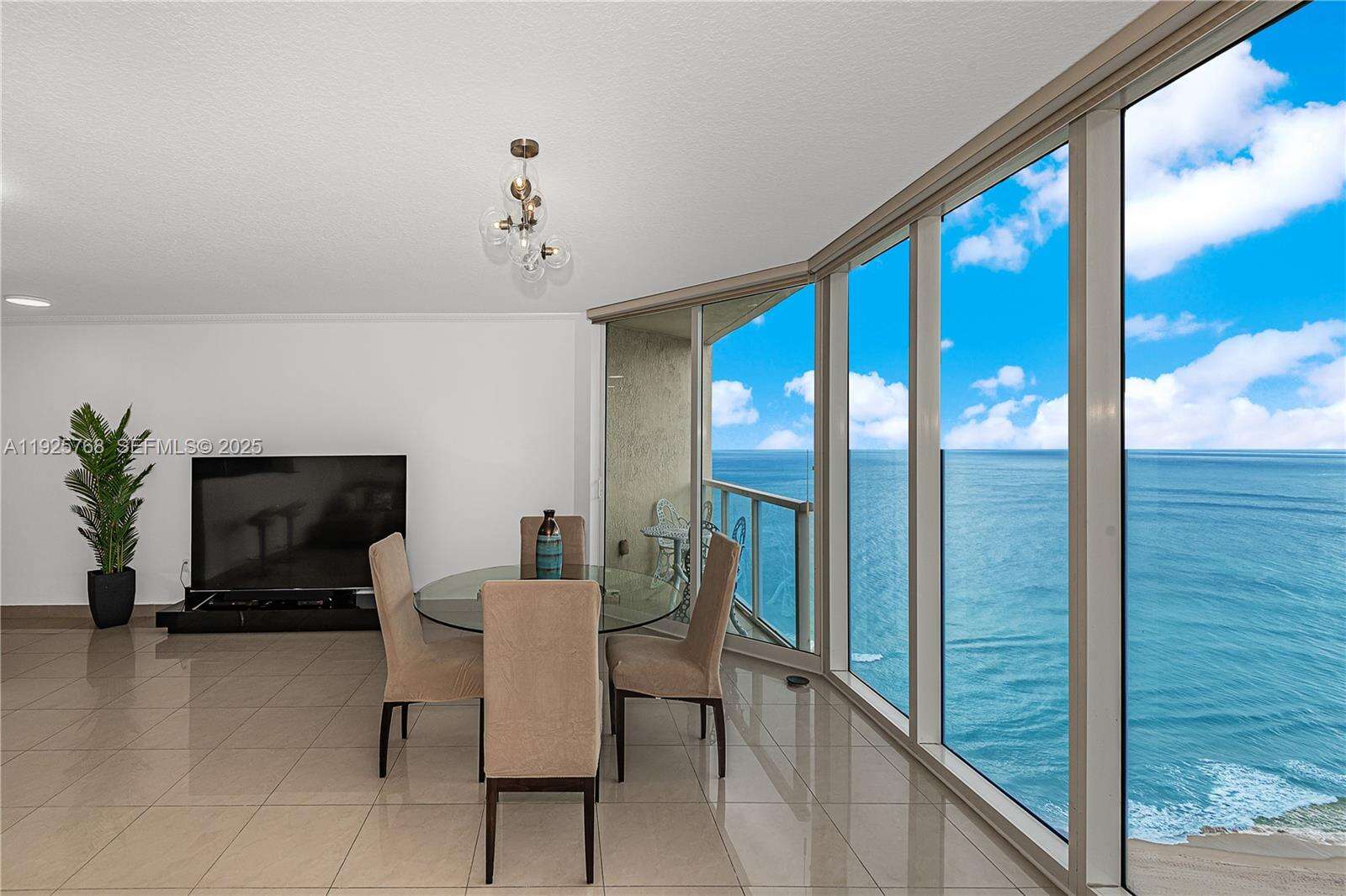 La Perla at 16699 Collins Ave, Sunny Isles Beach, FL 33160 - For Rent photo 2
