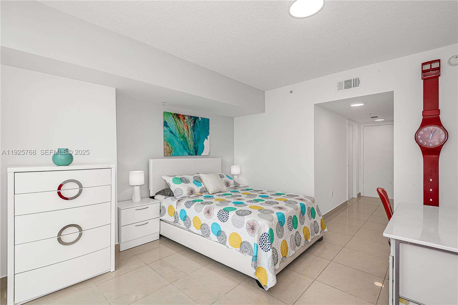 La Perla at 16699 Collins Ave, Sunny Isles Beach, FL 33160 - For Rent photo 13