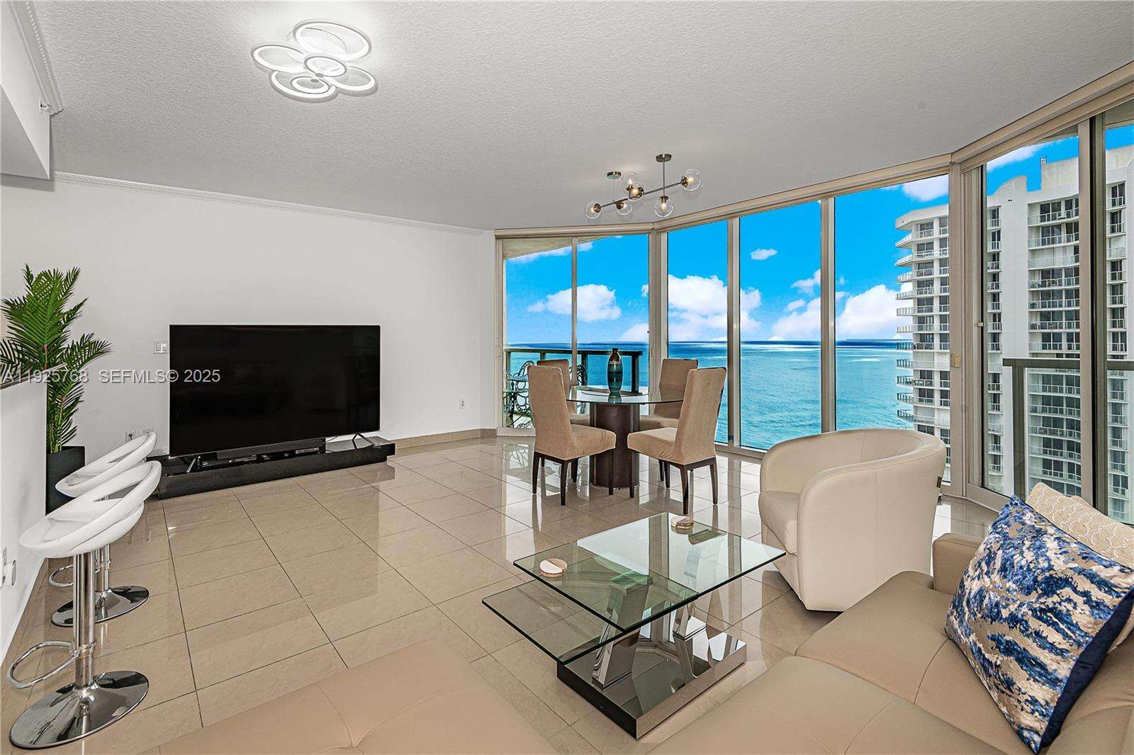 La Perla at 16699 Collins Ave, Sunny Isles Beach, FL 33160 - For Rent photo 6