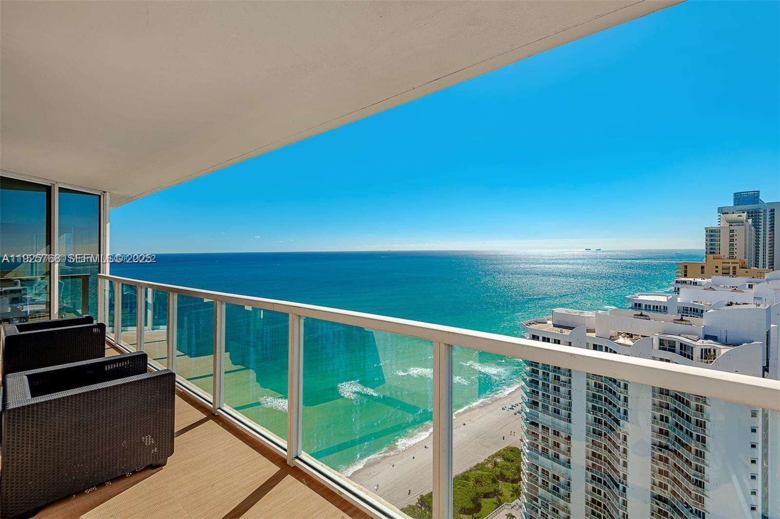 La Perla at 16699 Collins Ave, Sunny Isles Beach, FL 33160 - For Rent photo 10