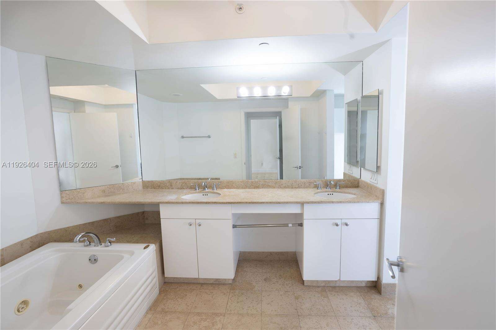 Blue Diamond at 4779 Collins Ave, Miami Beach, FL 33140 - For Rent photo 16