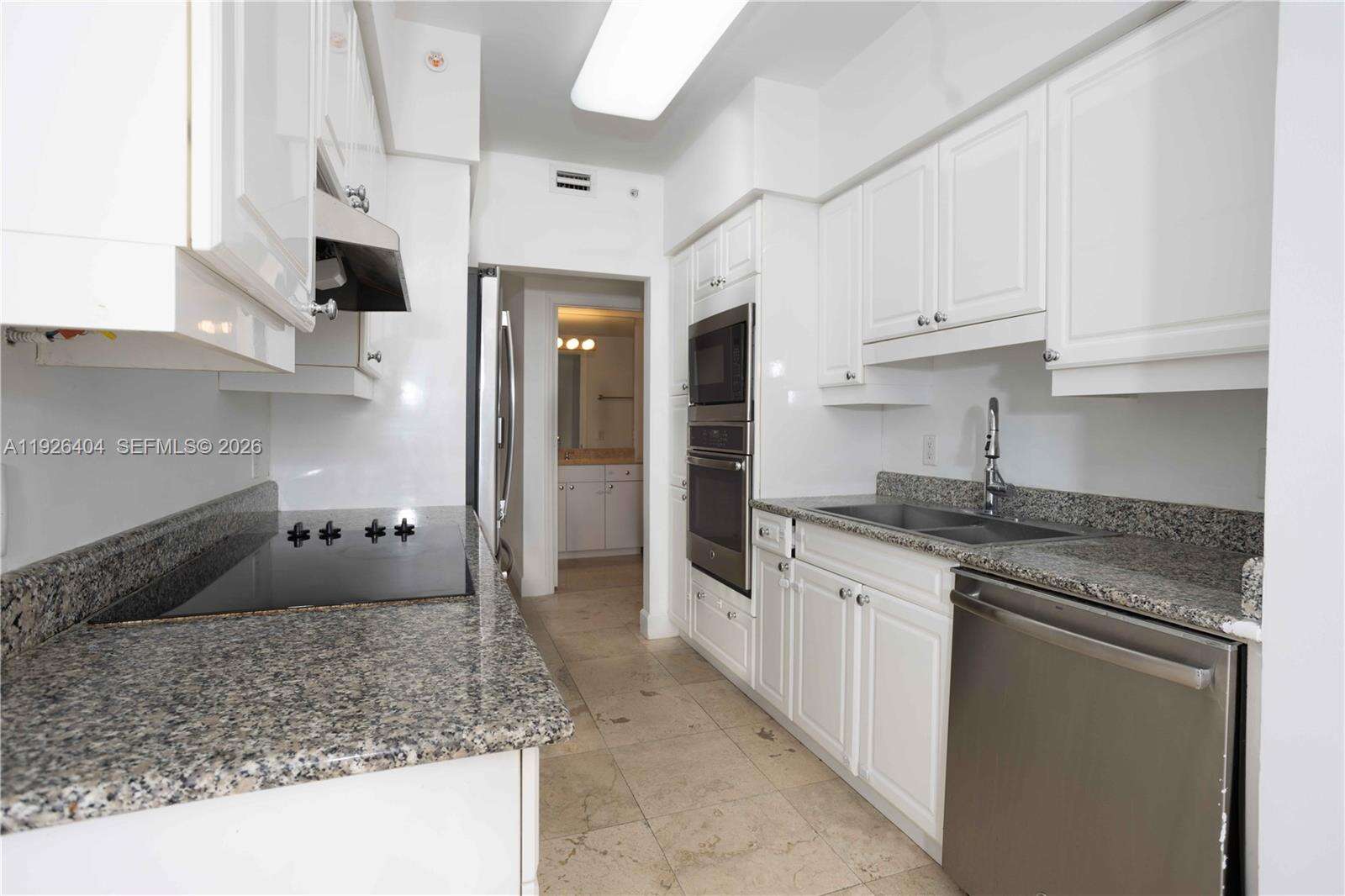 Blue Diamond at 4779 Collins Ave, Miami Beach, FL 33140 - For Rent photo 8