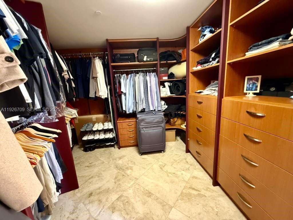 The Beach Club at 1850 Ocean Dr, Hallandale Beach, FL 33009 - For Rent photo 11
