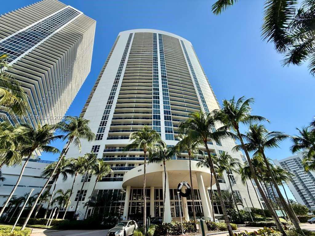 The Beach Club at 1850 Ocean Dr, Hallandale Beach, FL 33009 - For Rent photo 3