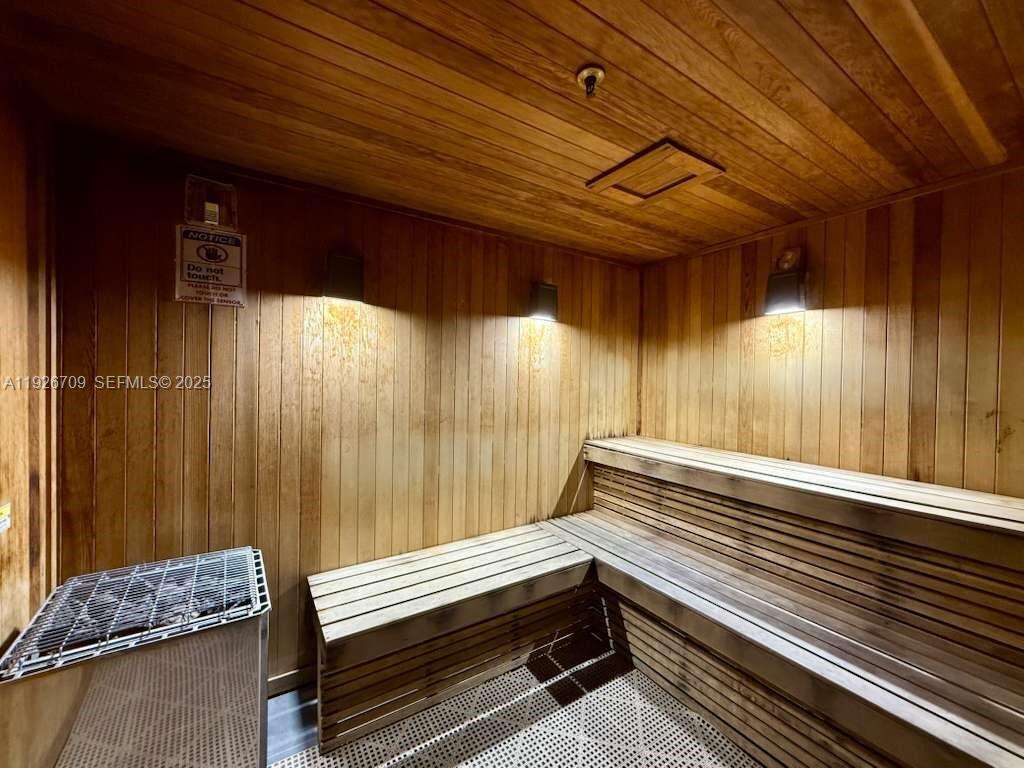 The Beach Club at 1850 Ocean Dr, Hallandale Beach, FL 33009 - For Rent photo 21