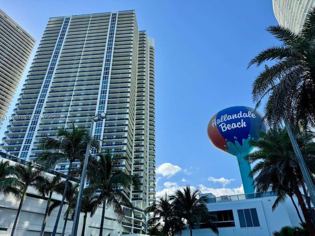 The Beach Club at 1850 Ocean Dr, Hallandale Beach, FL 33009 - For Rent photo 28
