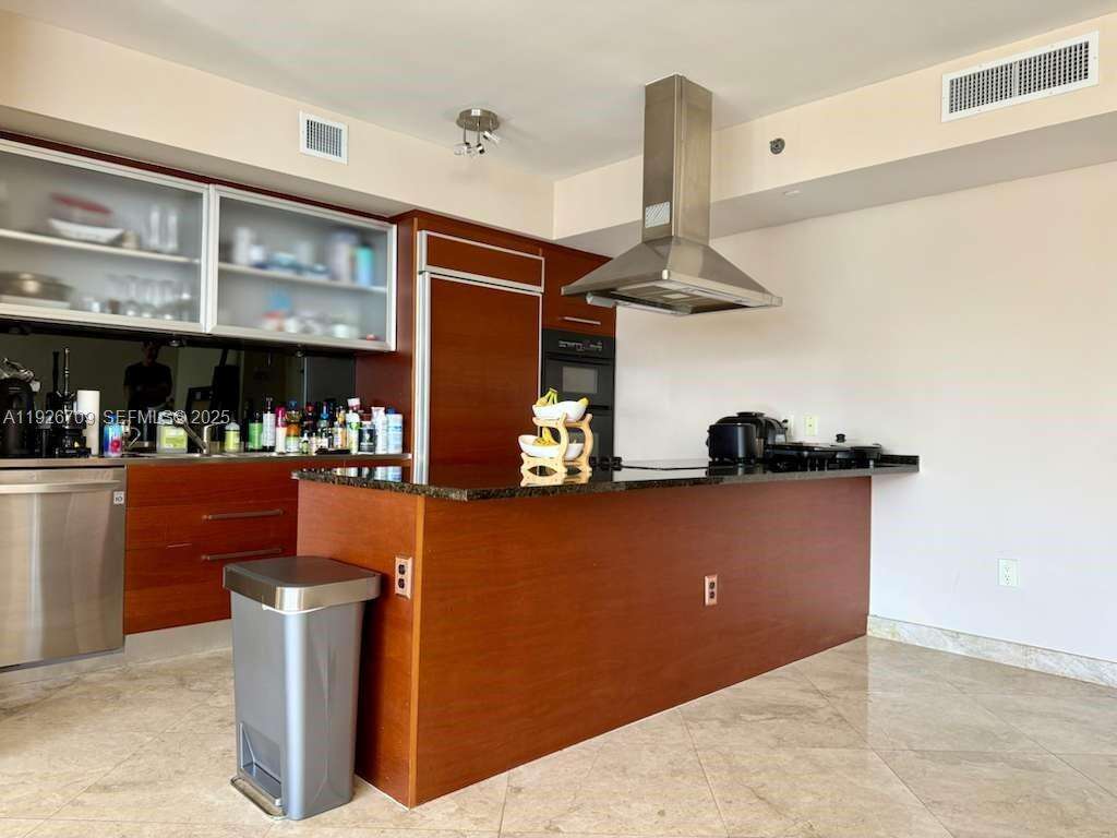 The Beach Club at 1850 Ocean Dr, Hallandale Beach, FL 33009 - For Rent photo 8