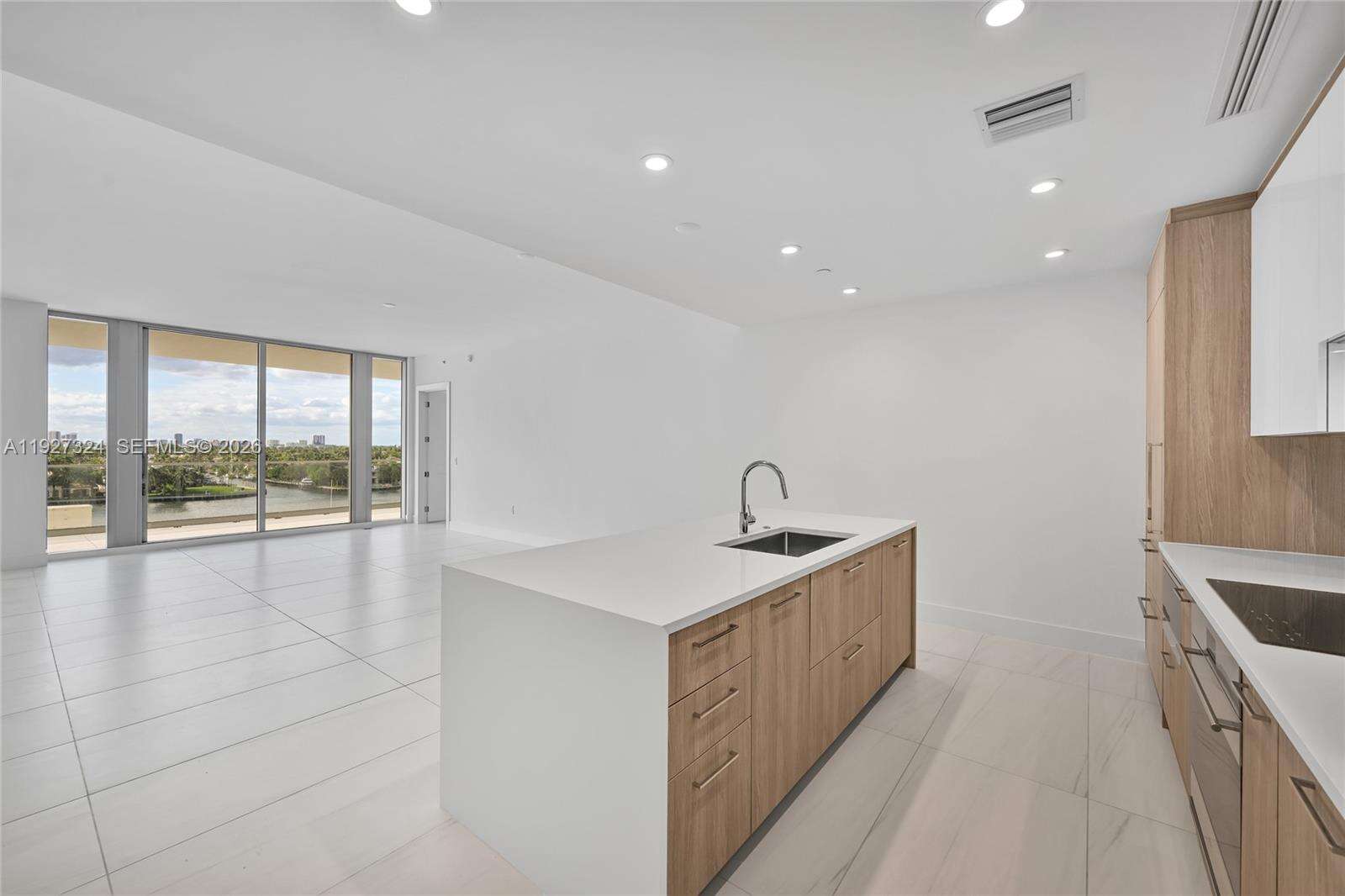 Selene Condos for Sale & Rent | Picture 1