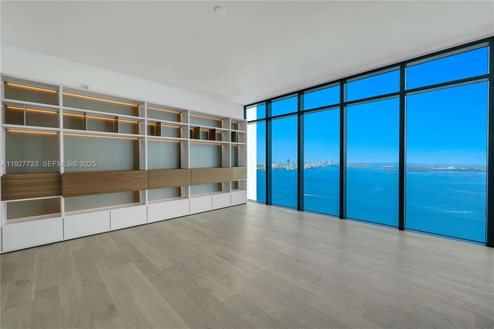 Echo Brickell at 1451 Brickell Ave, Miami, FL 33131 - For Rent photo 2