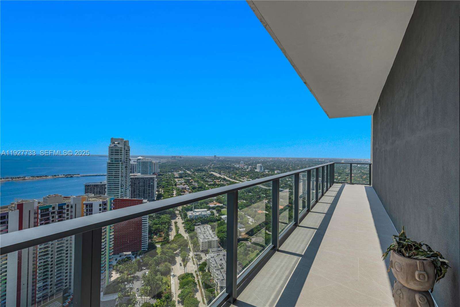 Echo Brickell at 1451 Brickell Ave, Miami, FL 33131 - For Rent photo 13