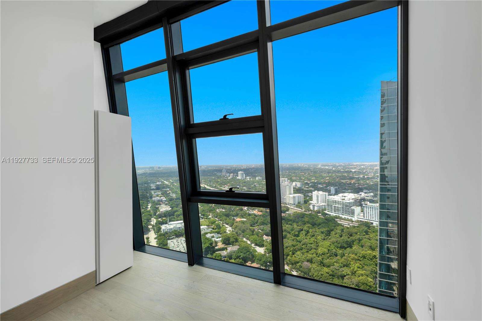 Echo Brickell at 1451 Brickell Ave, Miami, FL 33131 - For Rent photo 23