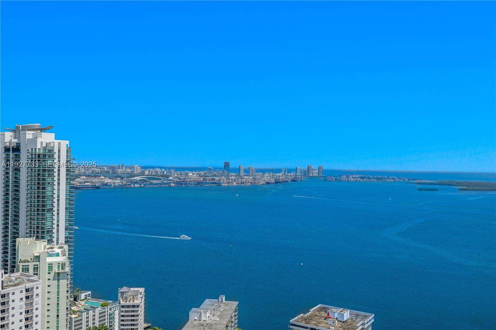 Echo Brickell at 1451 Brickell Ave, Miami, FL 33131 - For Rent photo 30
