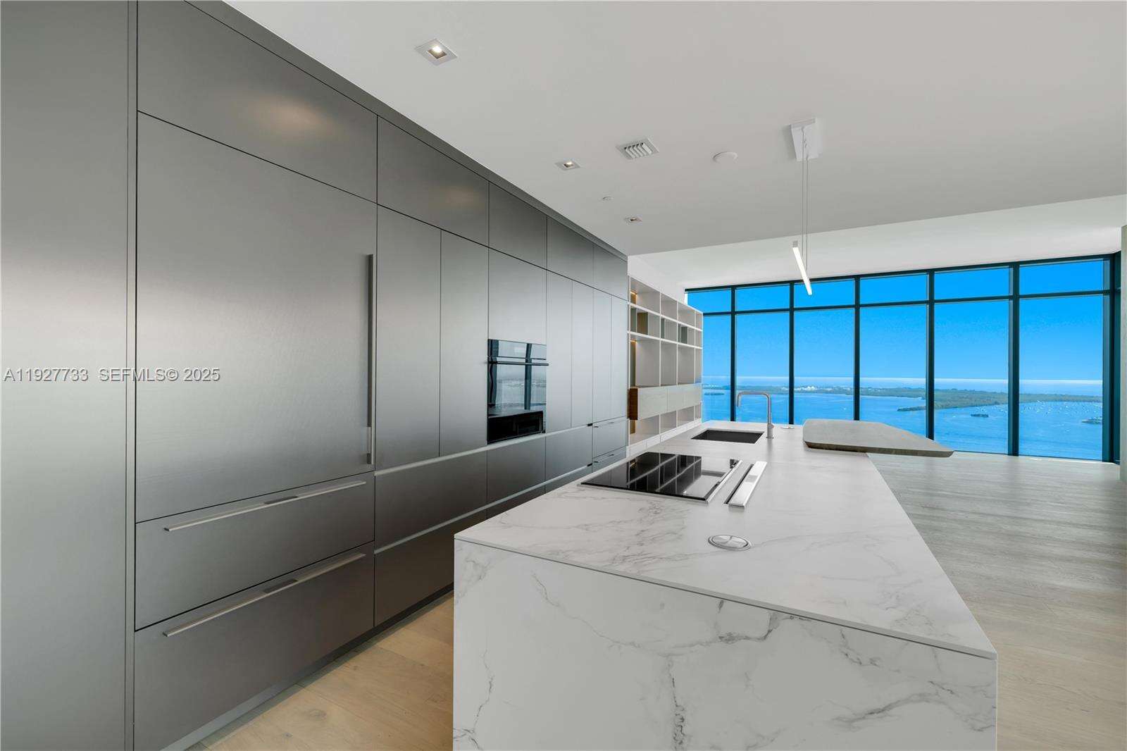 Echo Brickell at 1451 Brickell Ave, Miami, FL 33131 - For Rent photo 4