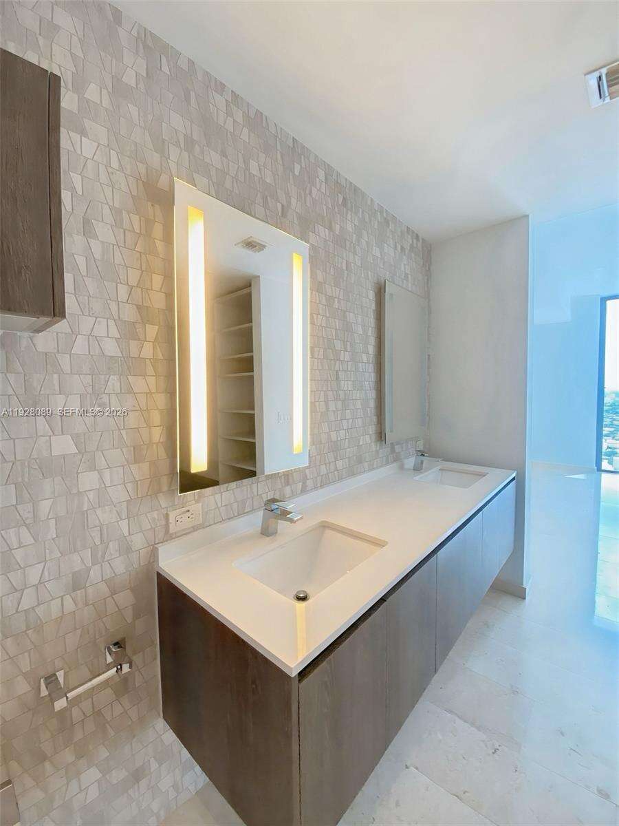 Rise Brickell at 88 7 St, Miami, FL 33130 - For Rent photo 13