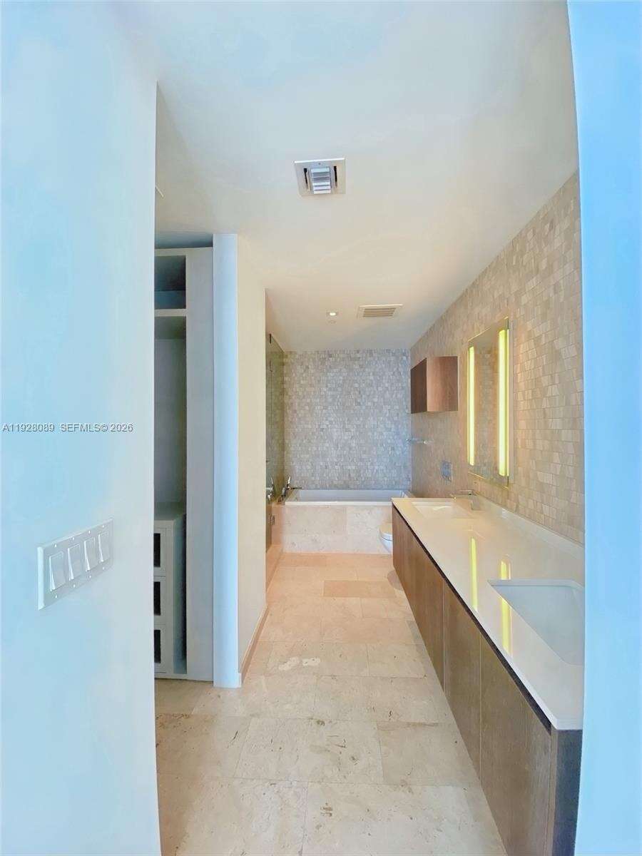 Rise Brickell at 88 7 St, Miami, FL 33130 - For Rent photo 14