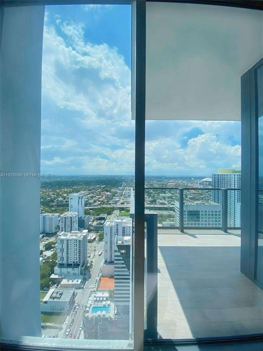 Rise Brickell at 88 7 St, Miami, FL 33130 - For Rent photo 8