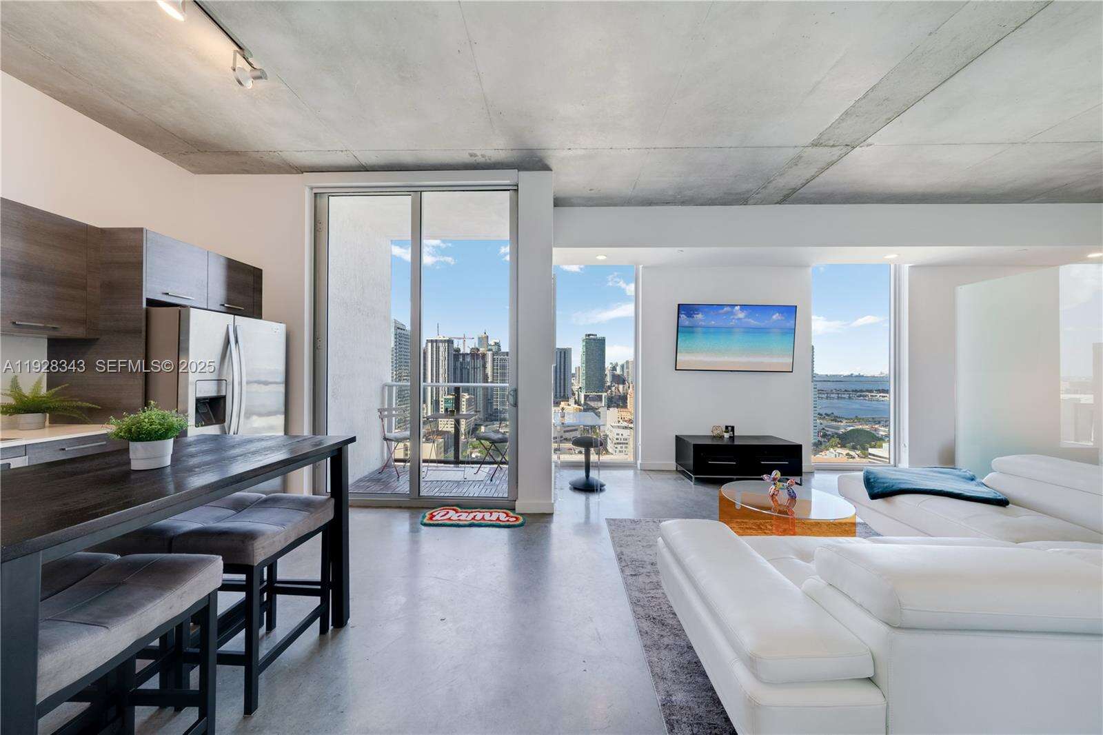 Centro at 151 1 St, Miami, FL 33131 - For Rent photo 1
