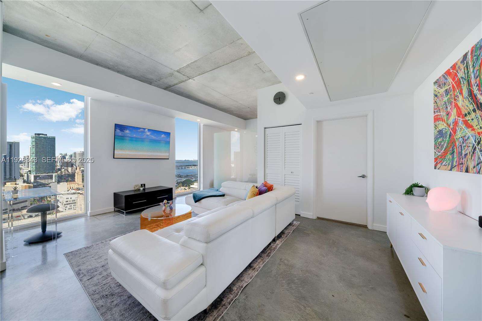 Centro at 151 1 St, Miami, FL 33131 - For Rent photo 2