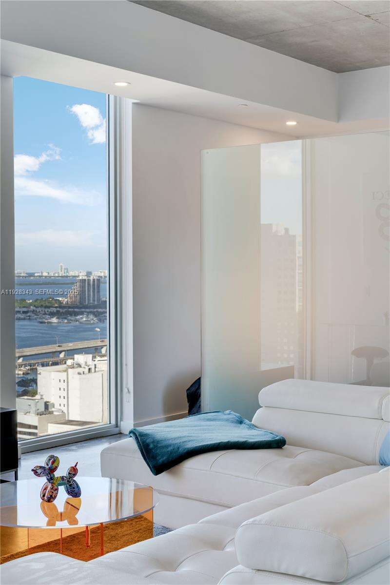 Centro at 151 1 St, Miami, FL 33131 - For Rent photo 23