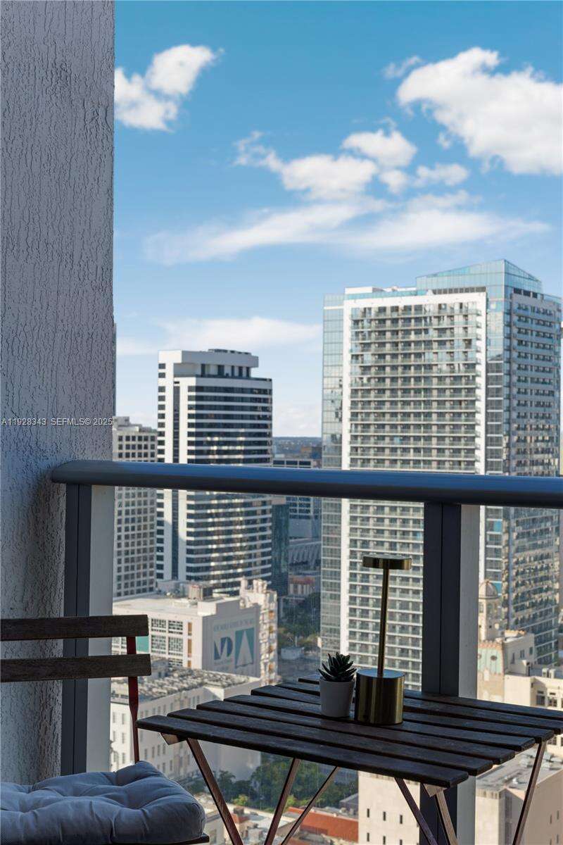Centro at 151 1 St, Miami, FL 33131 - For Rent photo 32