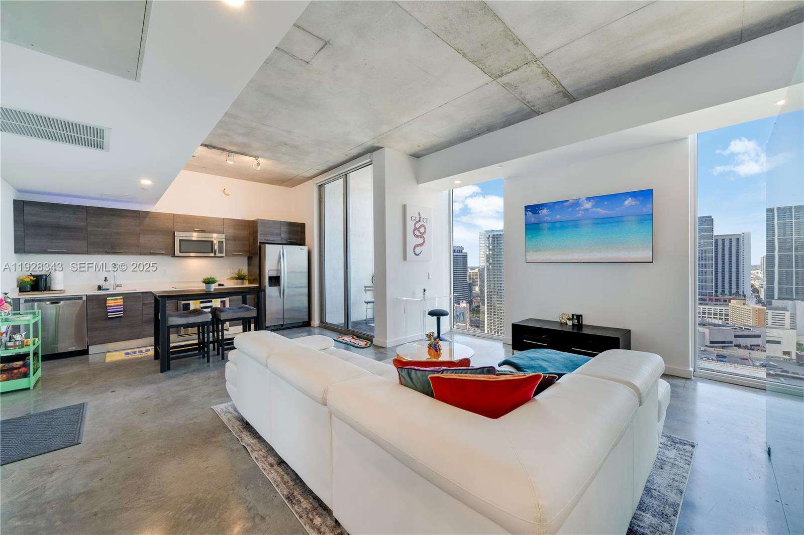 Centro at 151 1 St, Miami, FL 33131 - For Rent photo 8