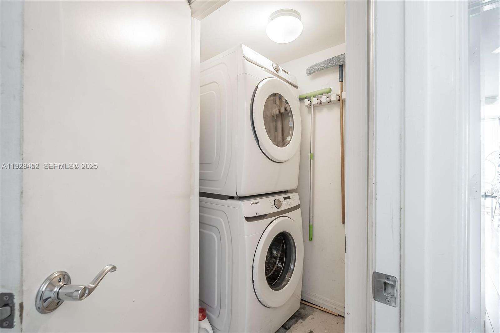 La Perla at 16699 Collins Ave, Sunny Isles Beach, FL 33160 - For Rent photo 14