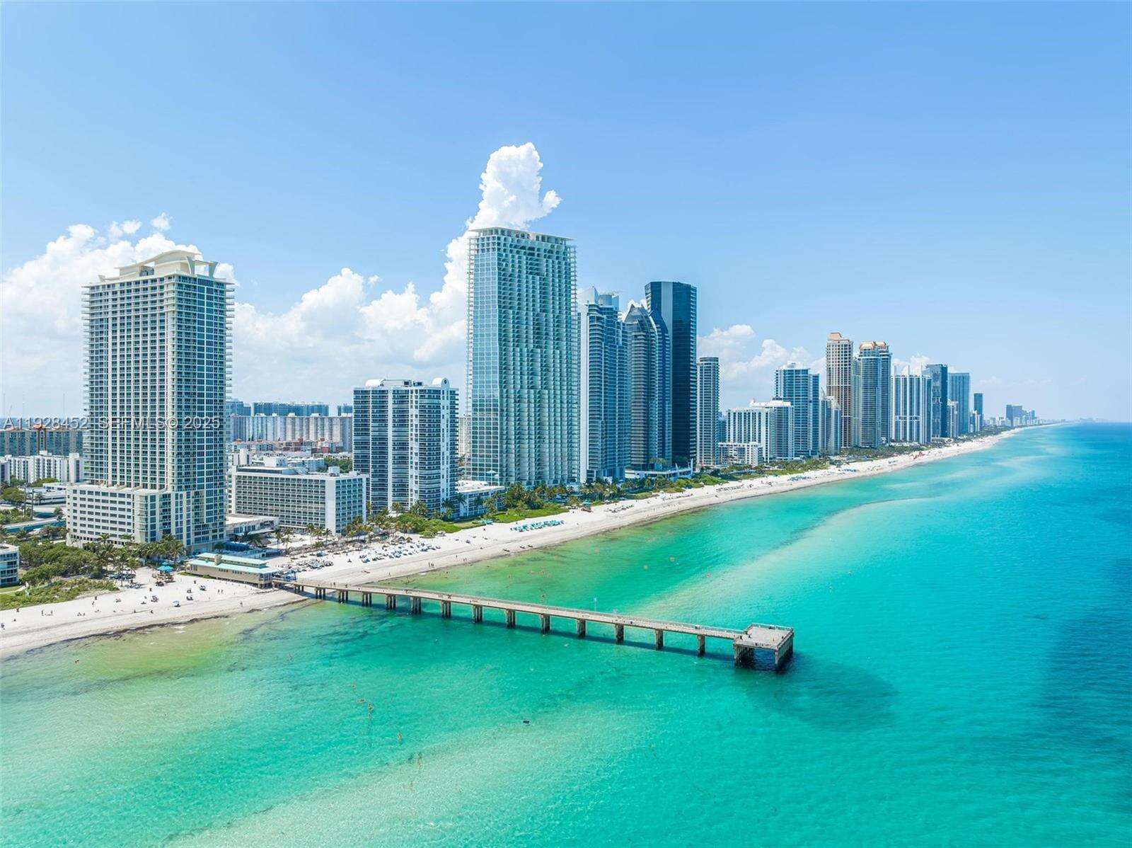 La Perla at 16699 Collins Ave, Sunny Isles Beach, FL 33160 - For Rent photo 20