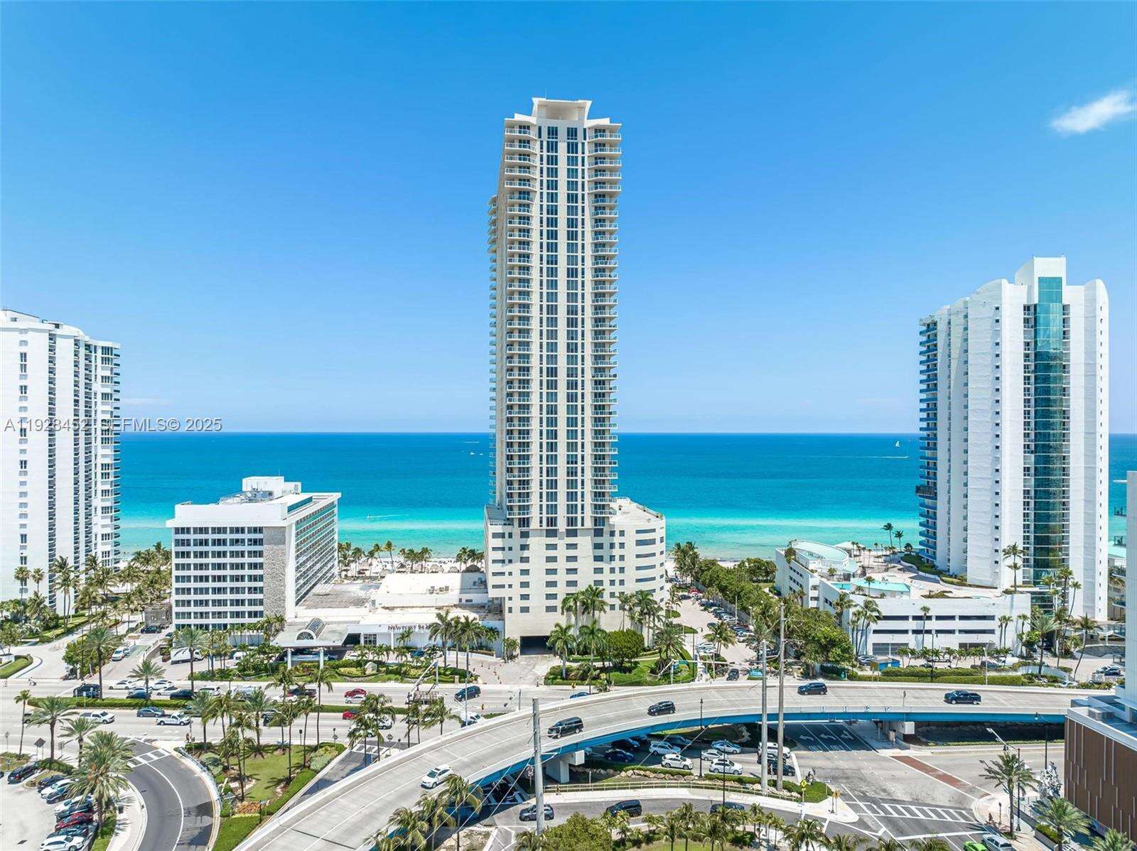 La Perla at 16699 Collins Ave, Sunny Isles Beach, FL 33160 - For Rent photo 22