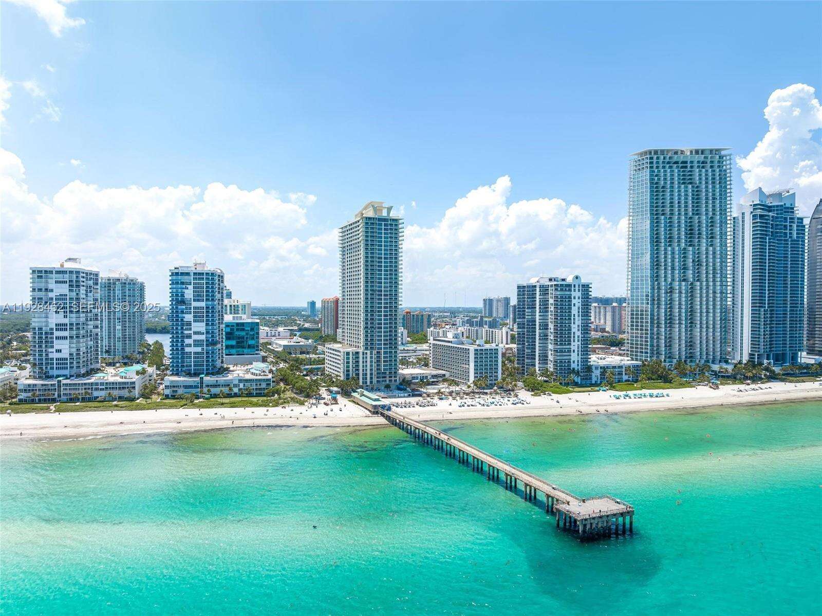 La Perla at 16699 Collins Ave, Sunny Isles Beach, FL 33160 - For Rent photo 24