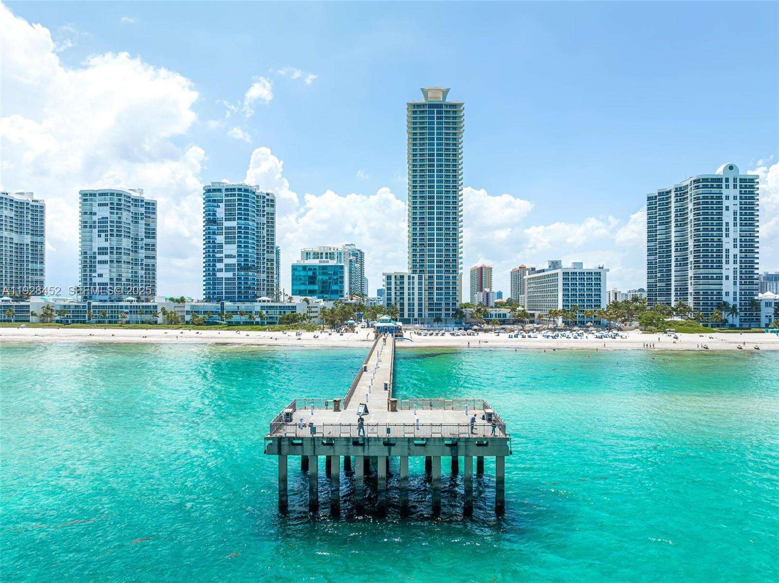 La Perla at 16699 Collins Ave, Sunny Isles Beach, FL 33160 - For Rent photo 25