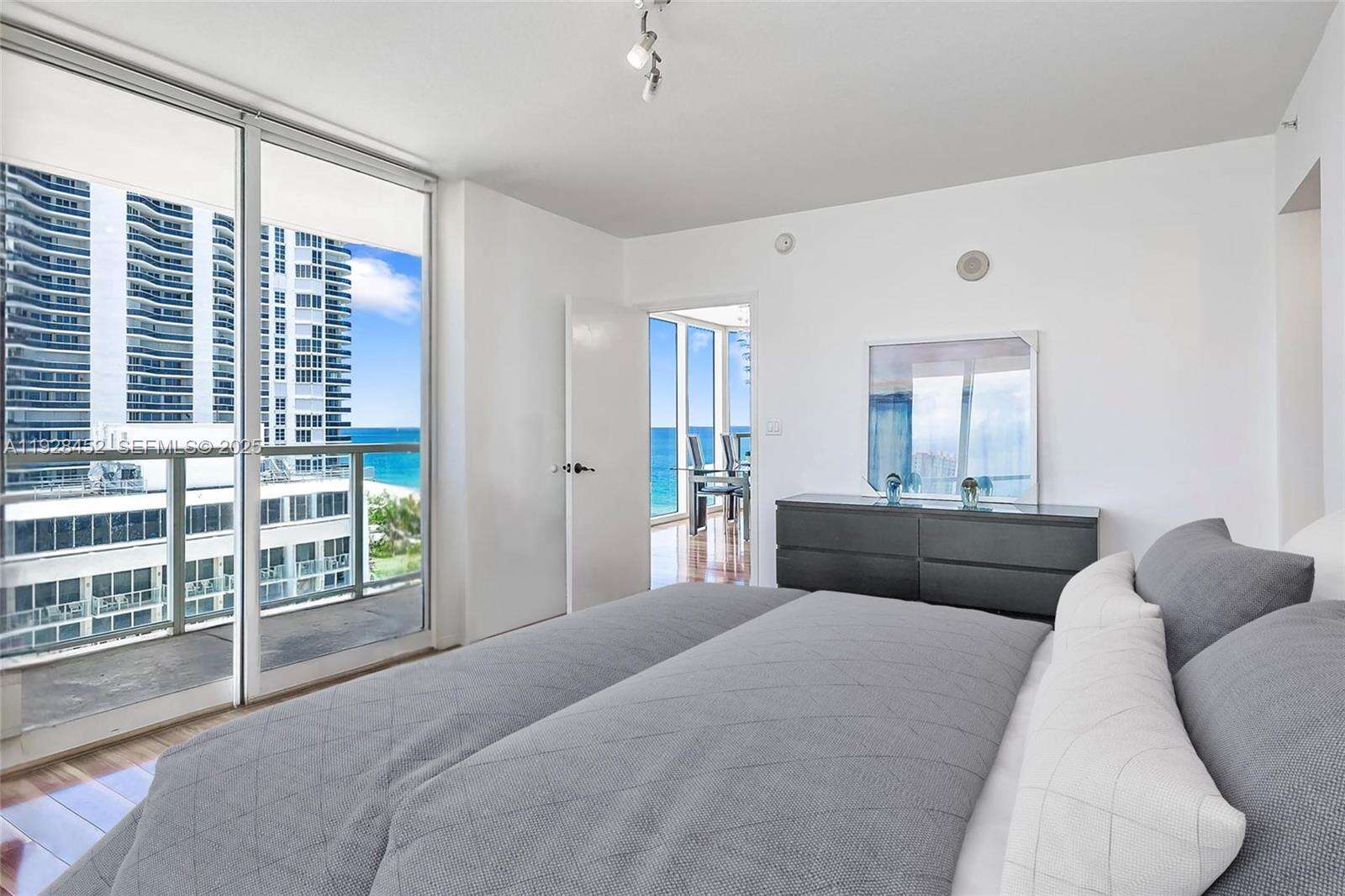 La Perla at 16699 Collins Ave, Sunny Isles Beach, FL 33160 - For Rent photo 9