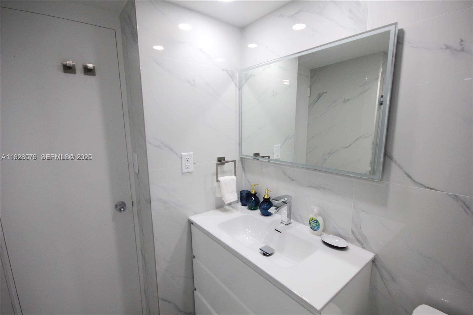 Seacoast 5151 at Miami Beach, FL 33140 - For Rent photo 17