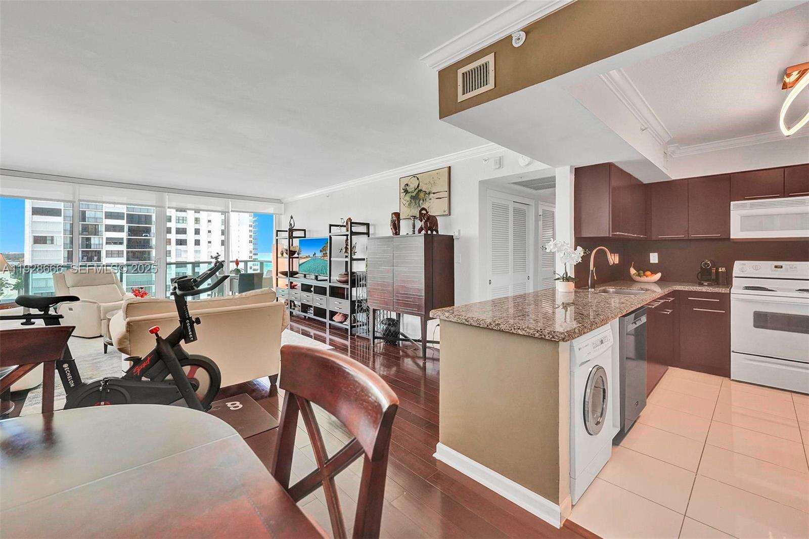 The Wave at 2501 Ocean Dr, Hollywood, FL 33019 - For Rent photo 14
