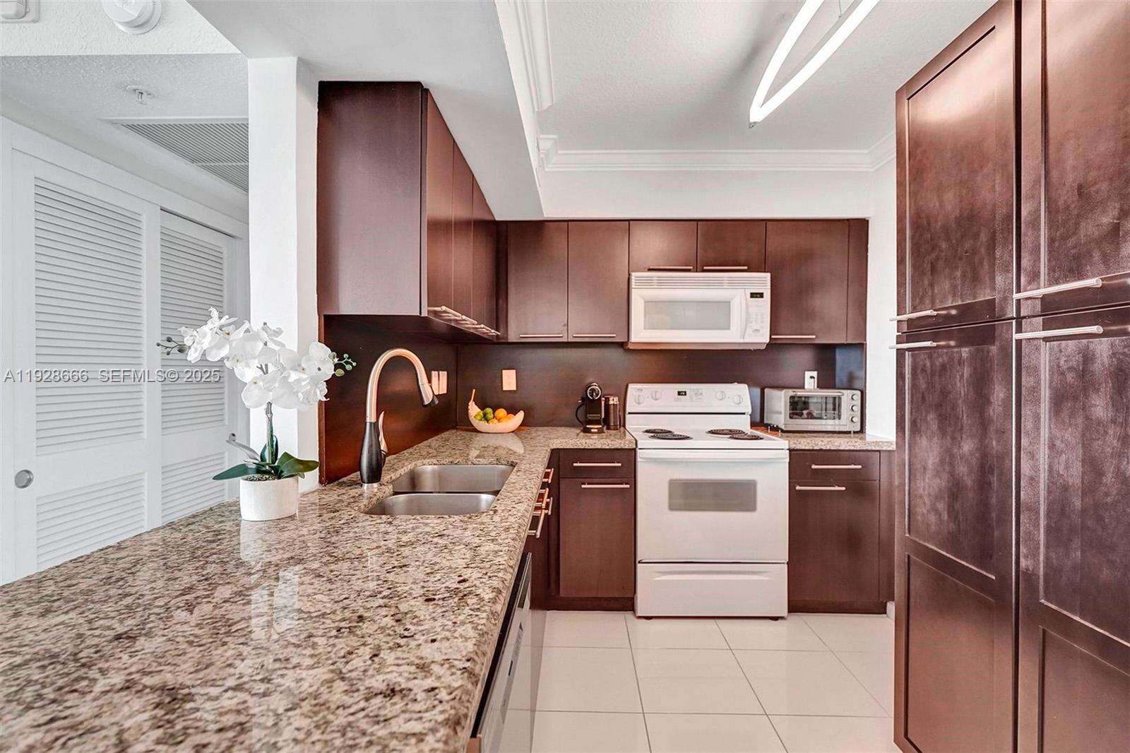The Wave at 2501 Ocean Dr, Hollywood, FL 33019 - For Rent photo 23