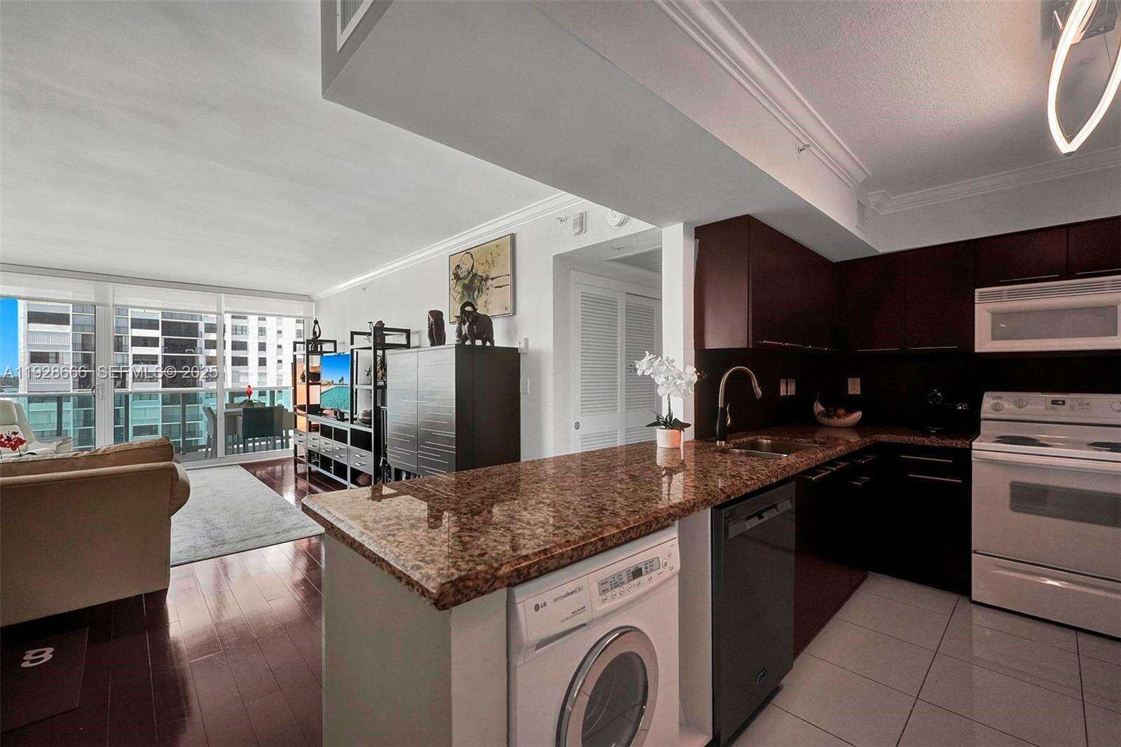 The Wave at 2501 Ocean Dr, Hollywood, FL 33019 - For Rent photo 24