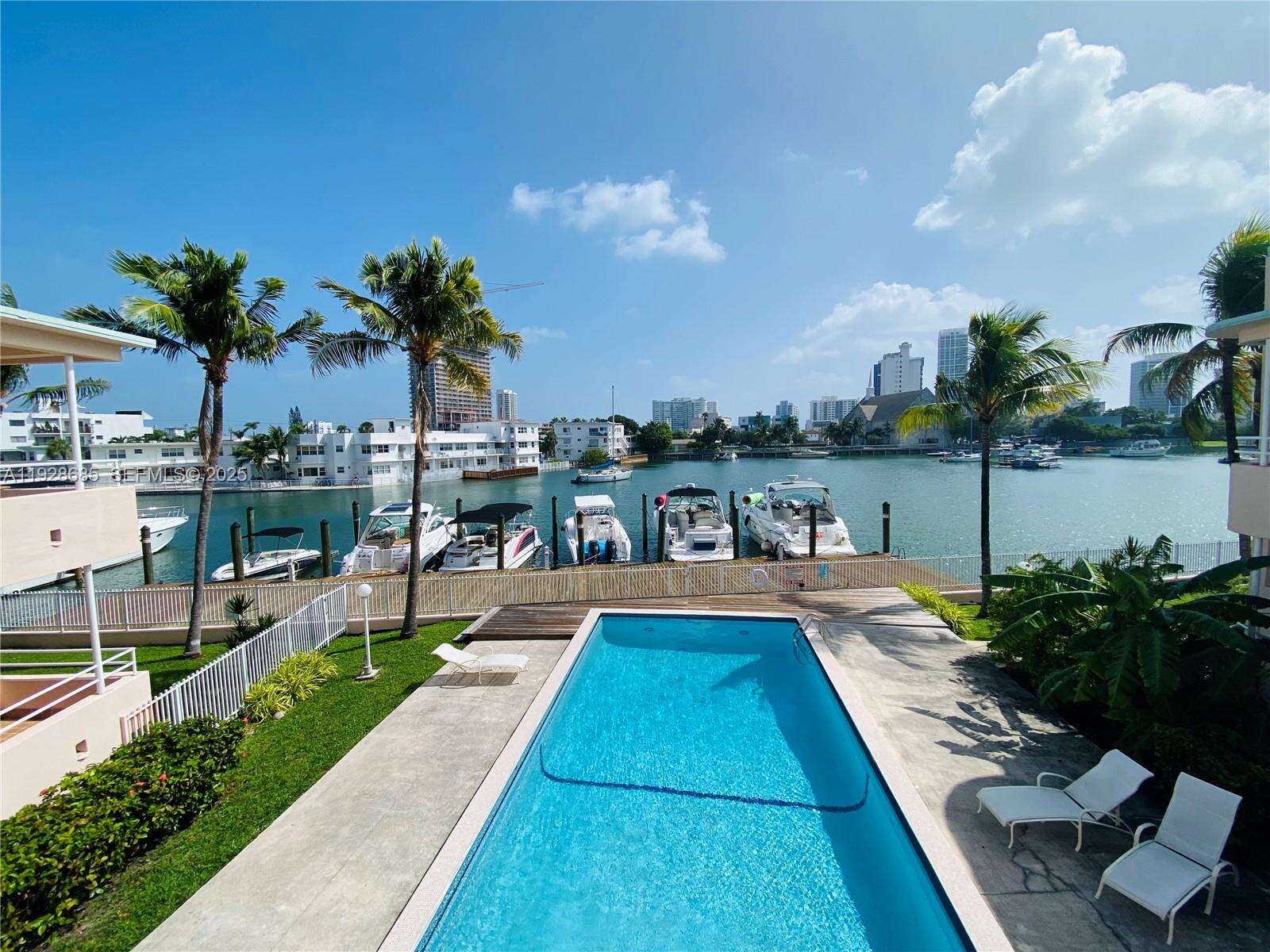 Bay Drive Condos for Sale & Rent | Picture 1