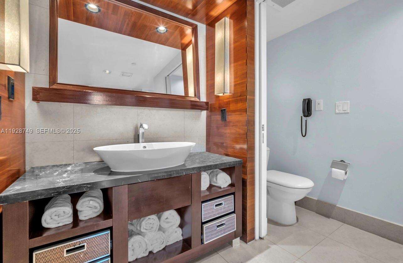 Central Carillon at 6801 Collins Ave, Miami Beach, FL 33141 - For Rent photo 18