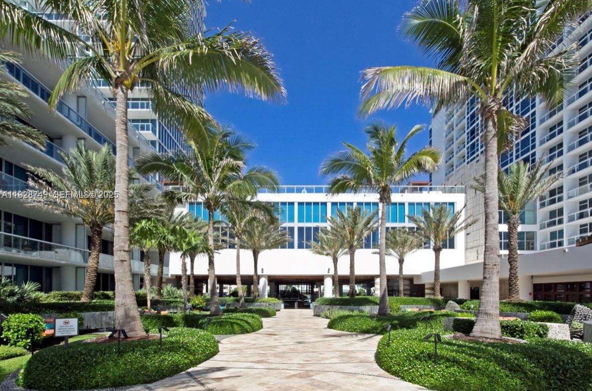 Central Carillon at 6801 Collins Ave, Miami Beach, FL 33141 - For Rent photo 29