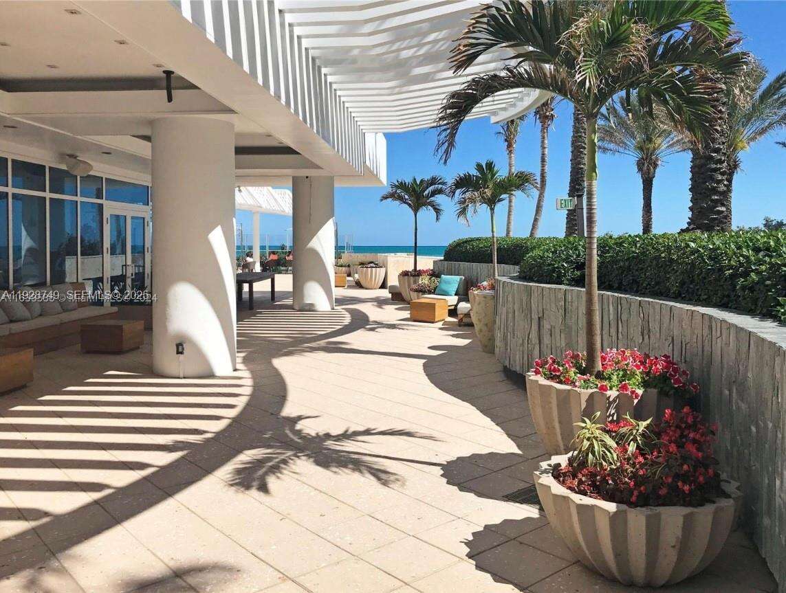 Central Carillon at 6801 Collins Ave, Miami Beach, FL 33141 - For Rent photo 32