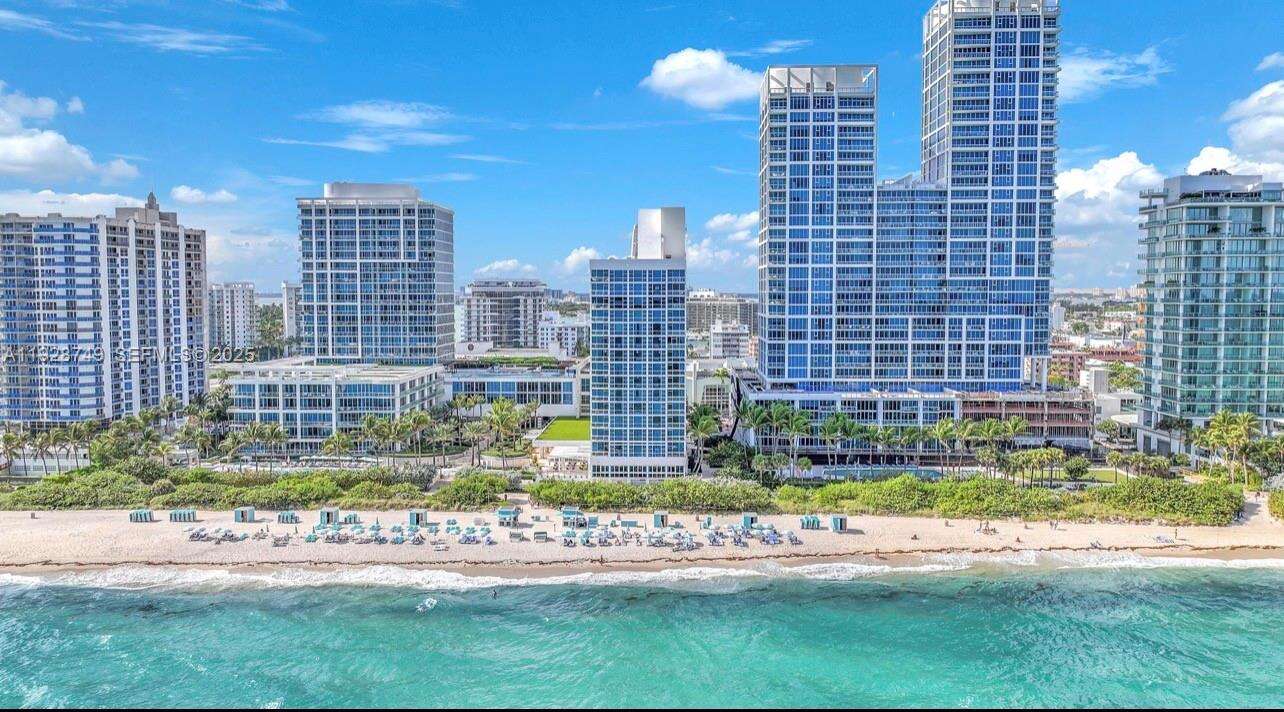 Central Carillon at 6801 Collins Ave, Miami Beach, FL 33141 - For Rent photo 34