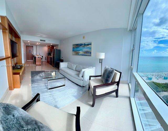 Central Carillon at 6801 Collins Ave, Miami Beach, FL 33141 - For Rent photo 5