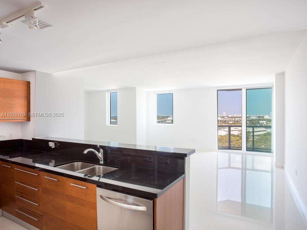 Vizcayne North at 244 Biscayne Blvd, Miami, FL 33132 - For Rent photo 1